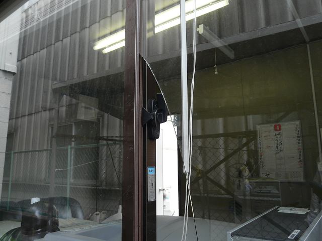 大阪市浪速区　事務所入り口ドア